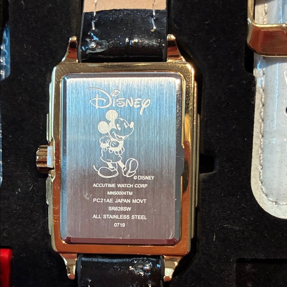 Disney Gold and Black Watch with Minnie Mouse boxed set - Picture 3 of 9